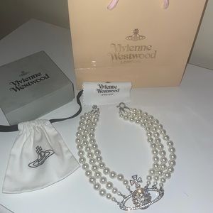 Vivienne Westwood 3- Pearl choker.